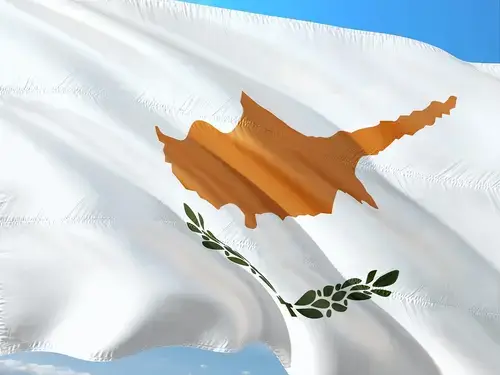تأشيرة قبرص للمواطنين السعوديين: علم قبرص